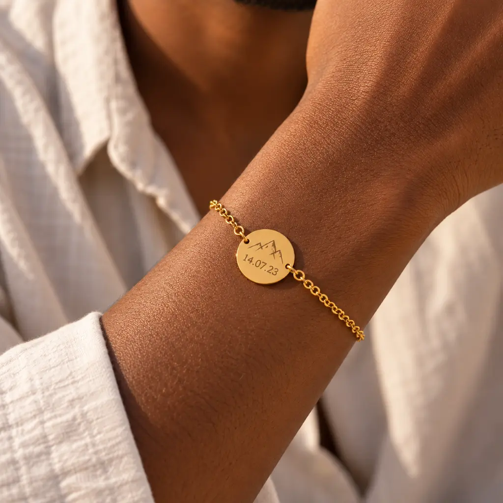 Round Medallion Bracelet with Custom Engraving – Adjustable image 3